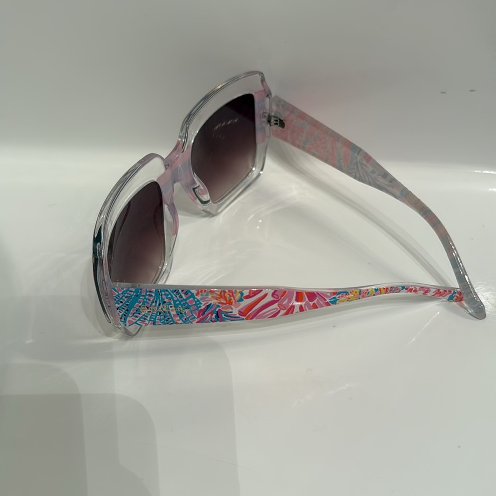 Stylish Women's Lilly Pulitzer Sunglasses with Pink and Purple Stripes - Picture 5 of 7